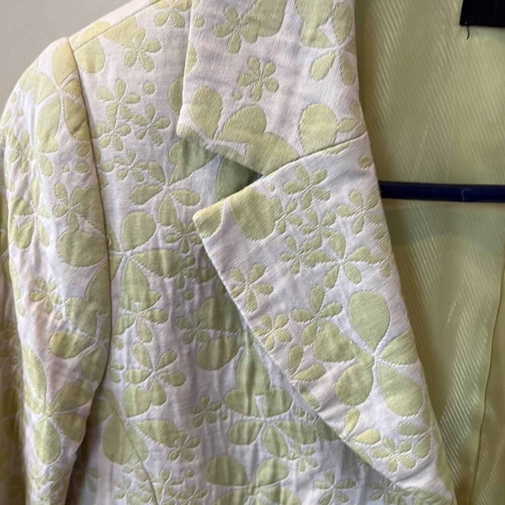 Adorable vintage style lightweight spring jacket. So so cute! - Picture 4 of 4
